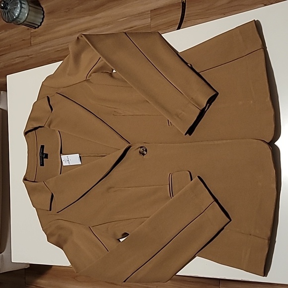 Beautiful blazer in stretchy and very comfortable material - Picture 3 of 10